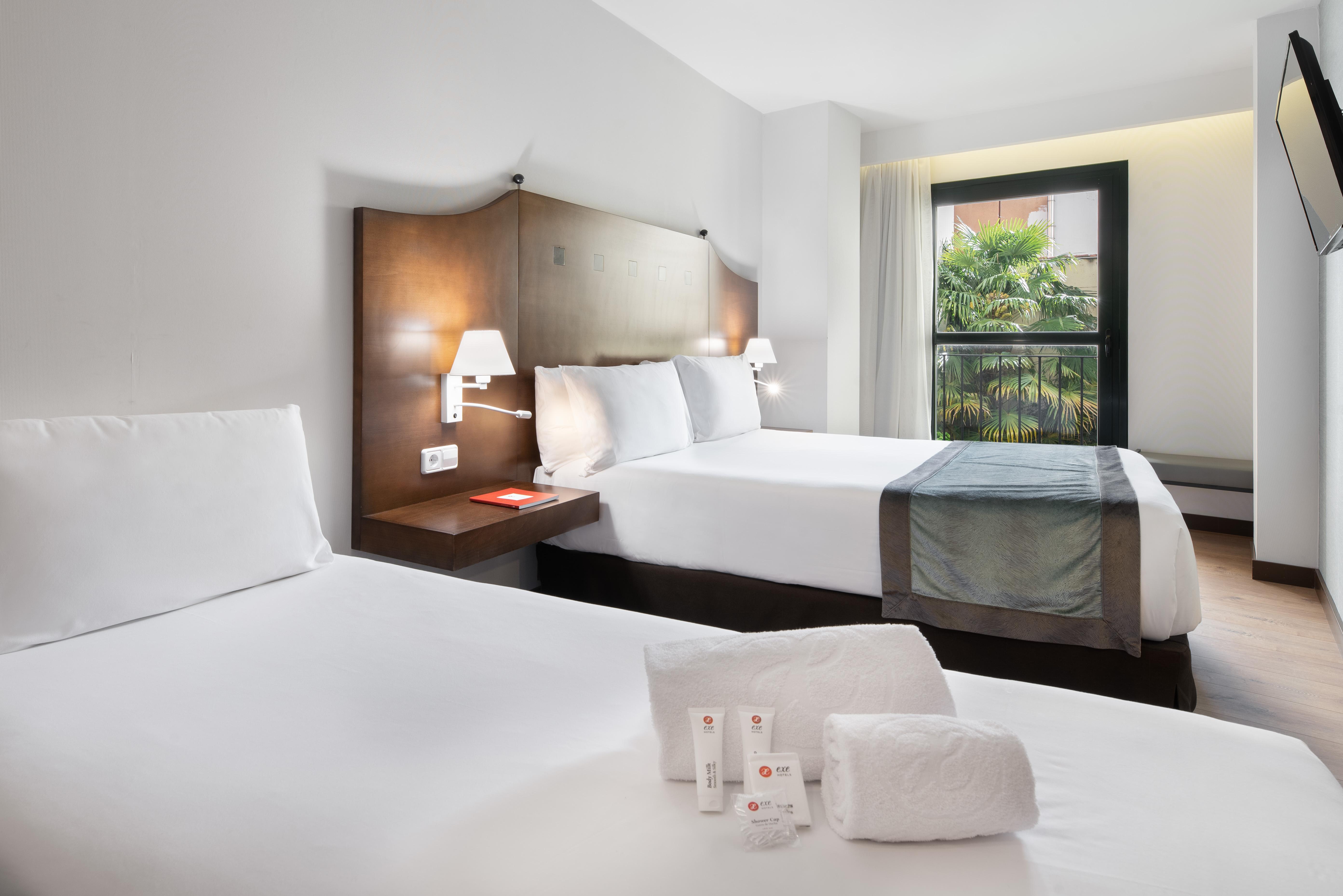 Exe Agora Caceres Hotell Exteriör bild