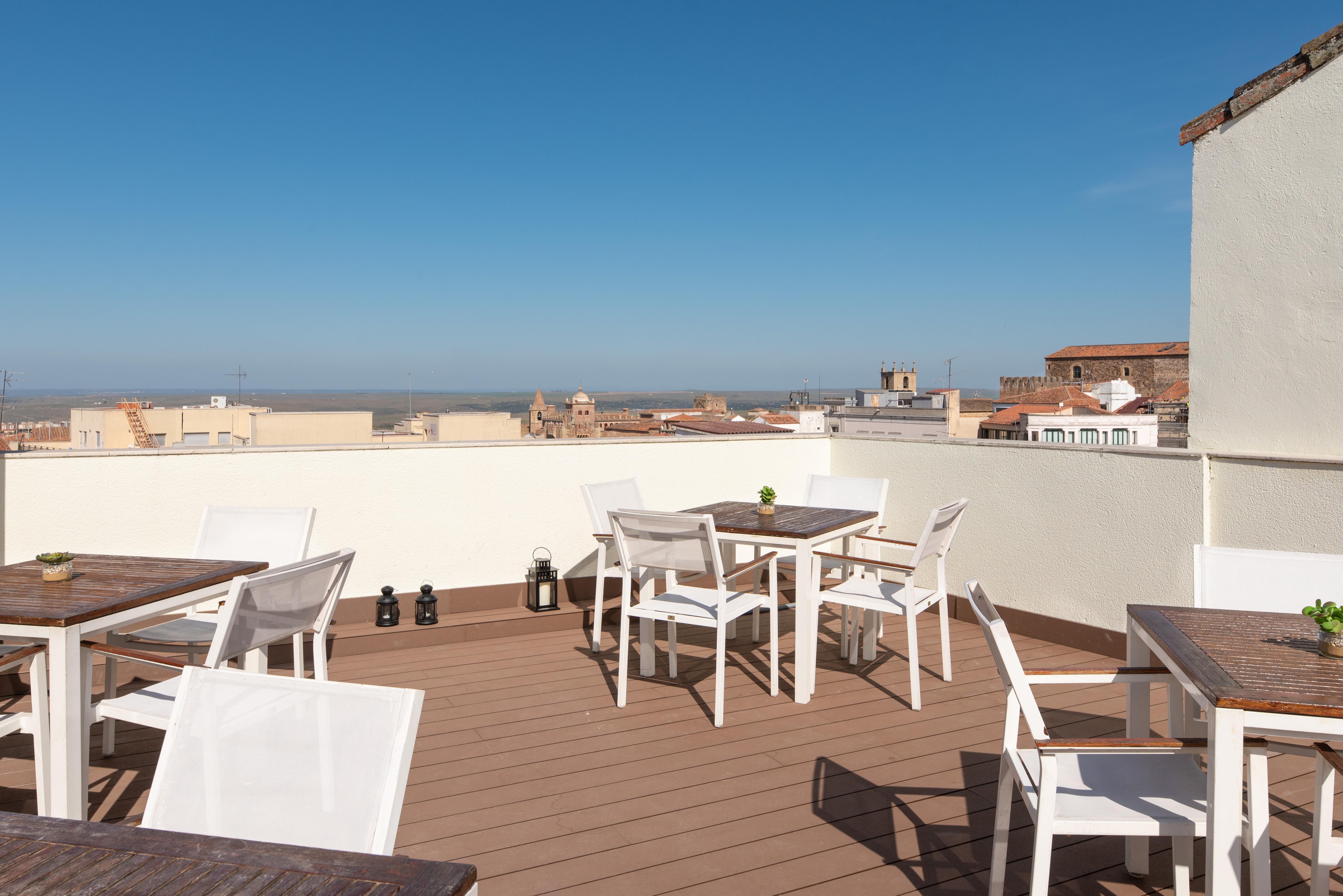 Exe Agora Caceres Hotell Exteriör bild