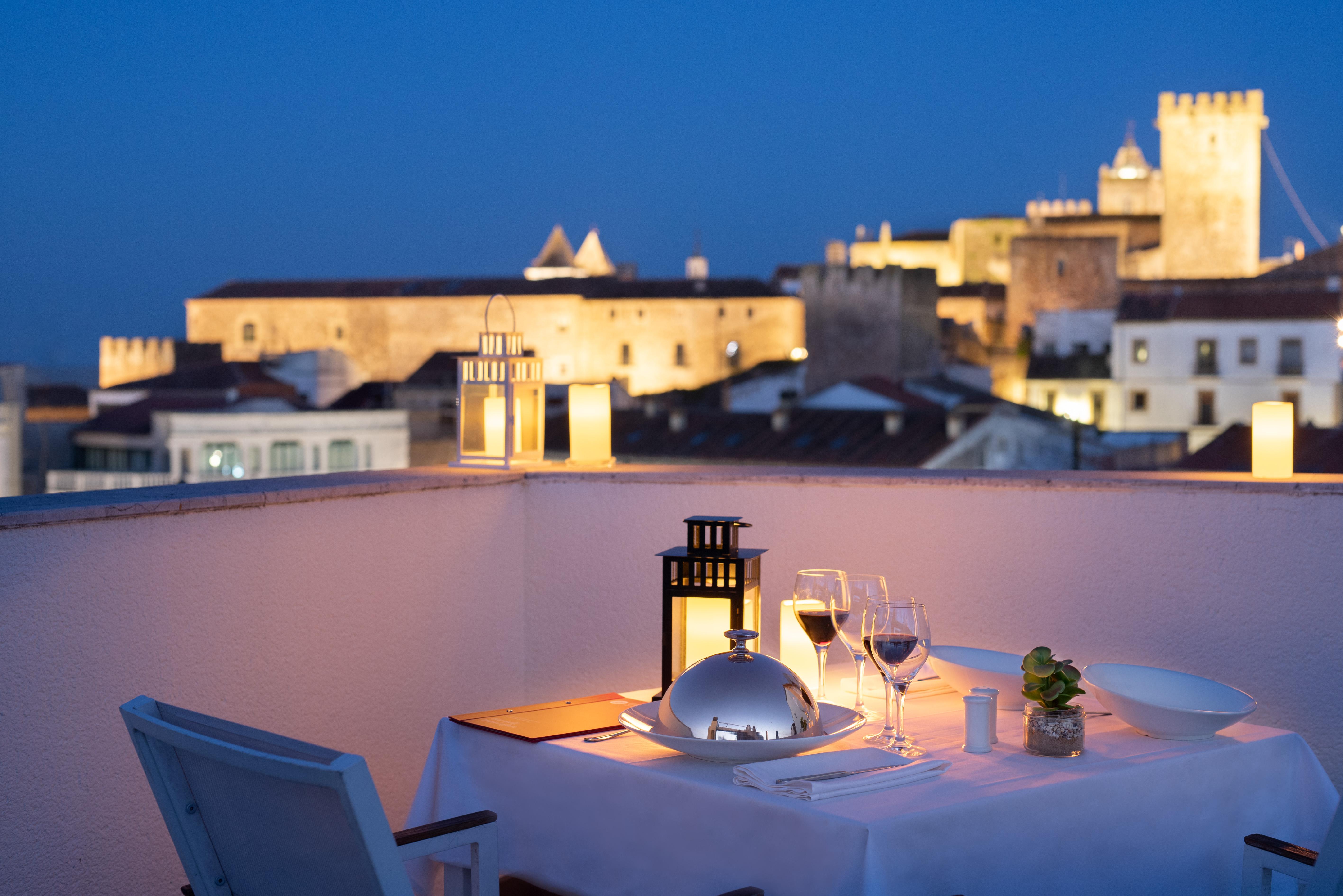 Exe Agora Caceres Hotell Exteriör bild