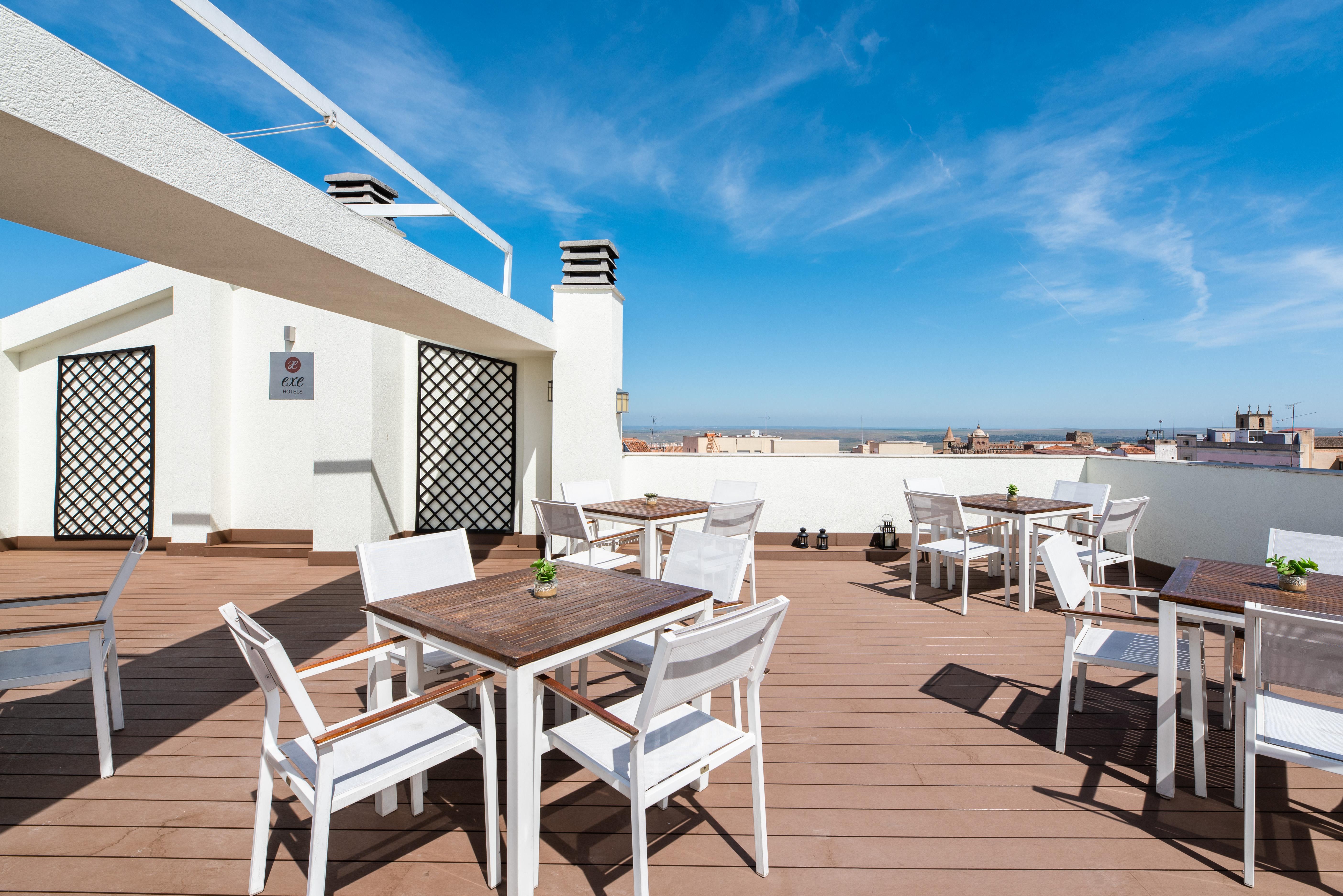 Exe Agora Caceres Hotell Exteriör bild