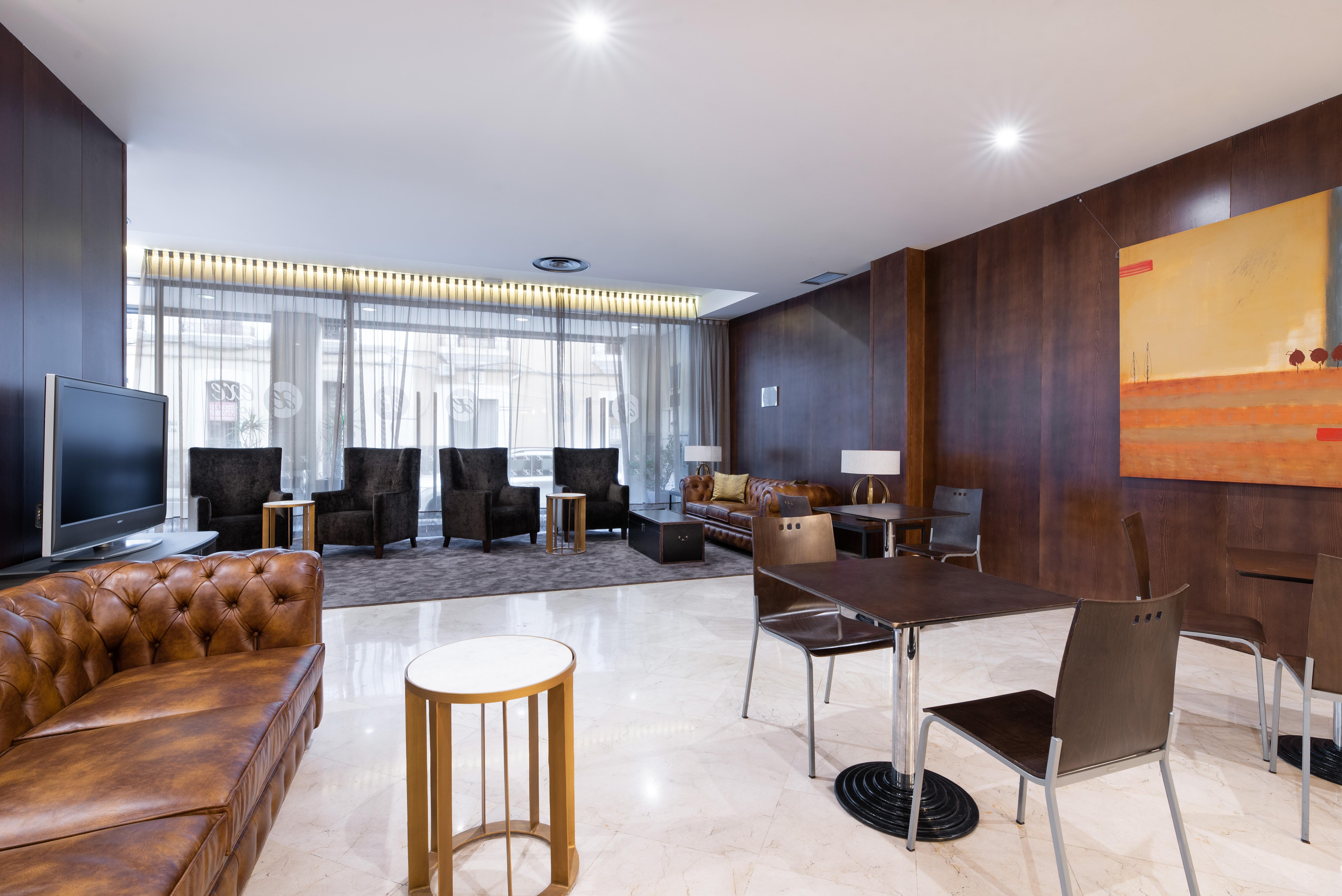 Exe Agora Caceres Hotell Exteriör bild