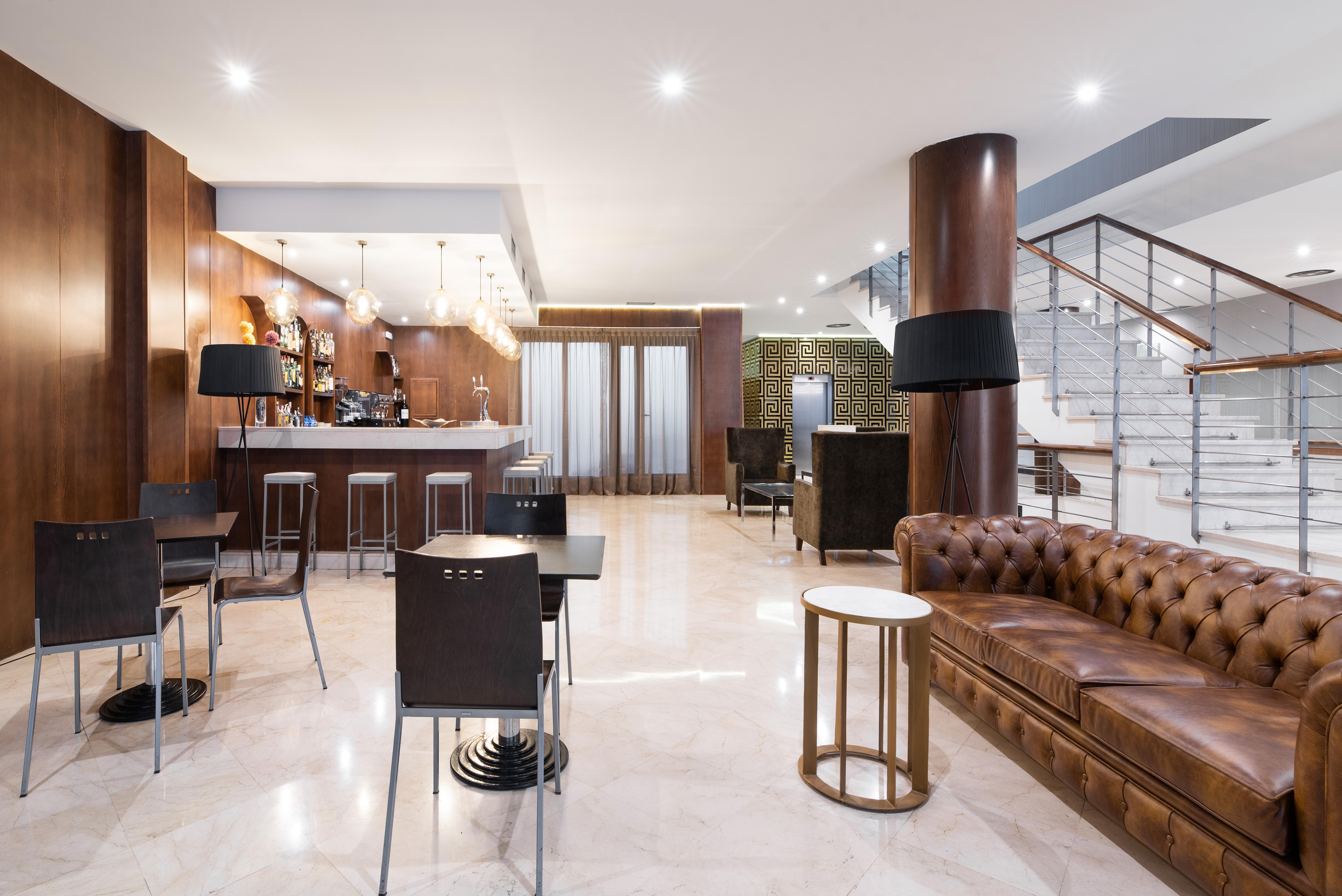 Exe Agora Caceres Hotell Exteriör bild