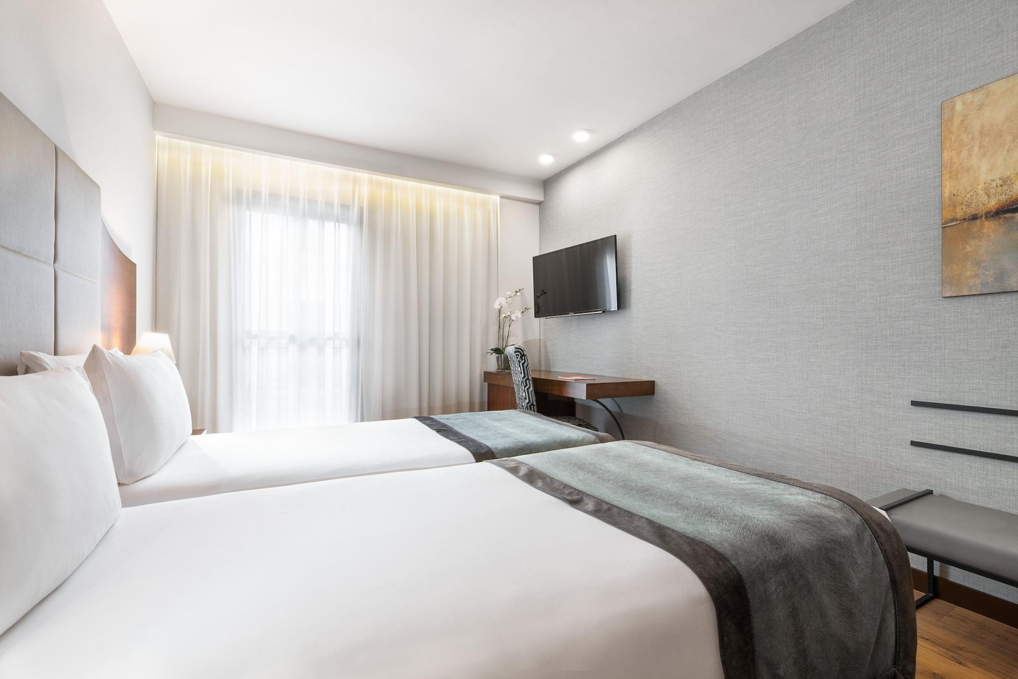 Exe Agora Caceres Hotell Exteriör bild