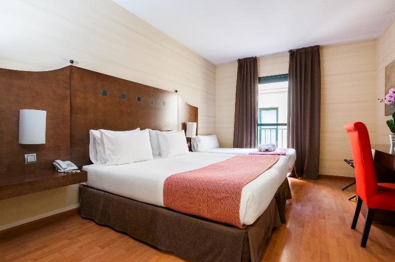 Exe Agora Caceres Hotell Exteriör bild